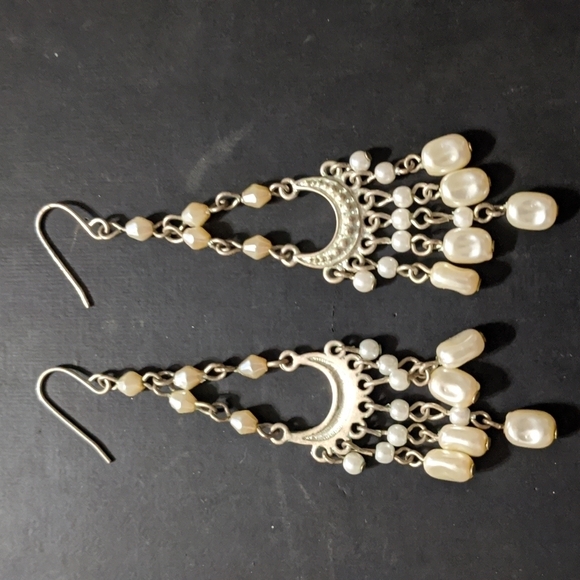 Silver Tone White Faux Pearl Chandelier Dangle Drop Statement Earrings - Picture 1 of 3